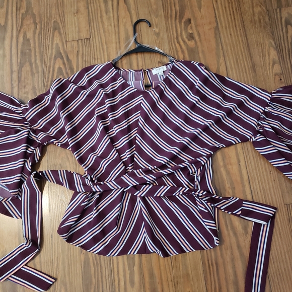 Maroon Flare sleeve blouse - Picture 1 of 3
